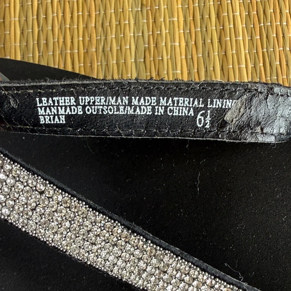Yellow Box Black Rhinestone V-Trim Flip Flops - Picture 3 of 3